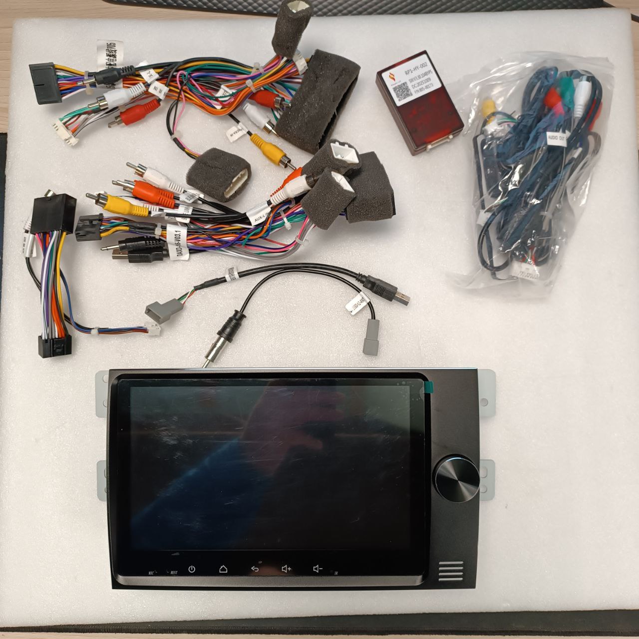 Магнитола CarMedia DAQY-5005-8256 для KIA Mohave 2016+