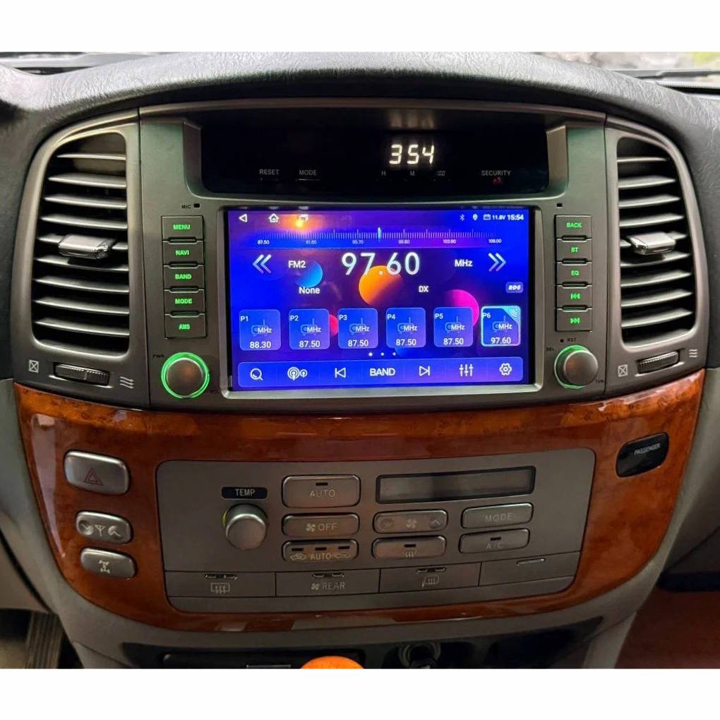 Штатная магнитола CarMedia MKD-8083-S10 для Toyota Land Cruiser 100 2002-2007
