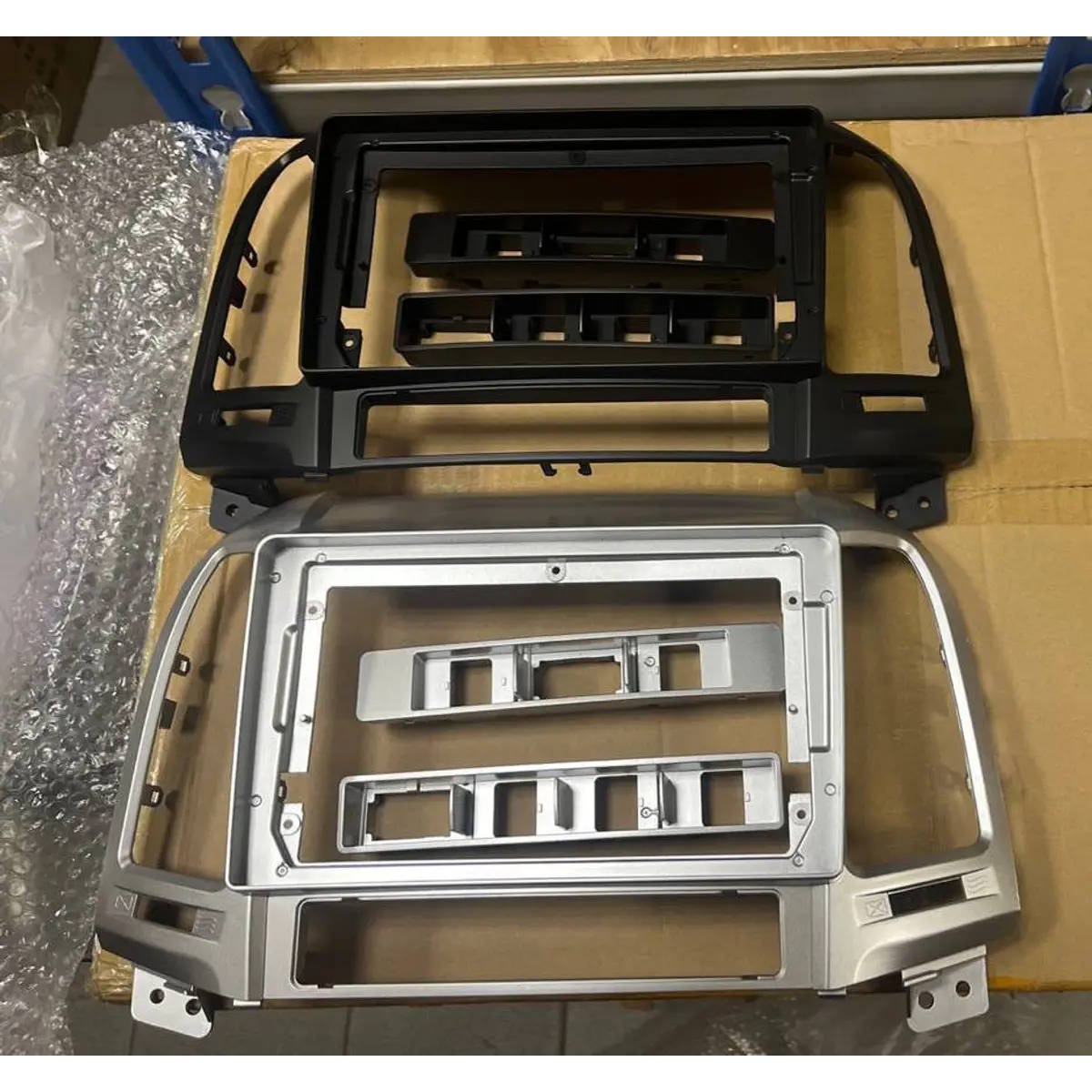 Штатная магнитола FarCar MT008M для Hyundai Santa Fe 2005-2012 (рамка черная или серебристая)